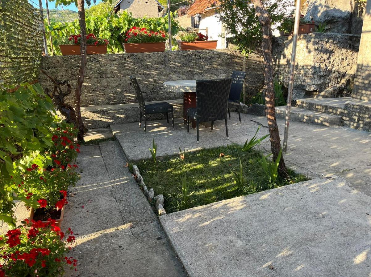 Una Apartment Cetinje Bagian luar foto